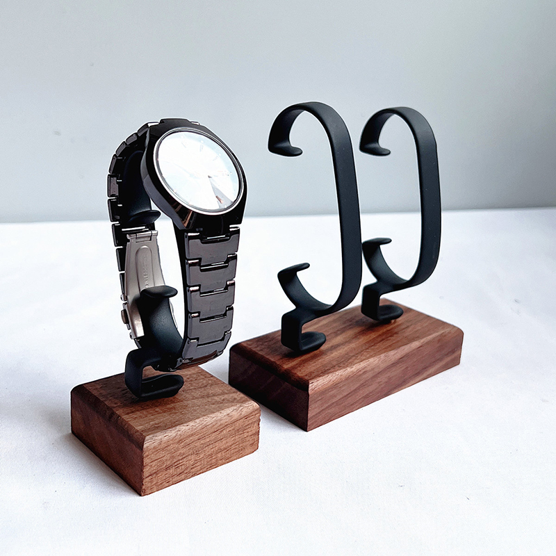 Деревянный C-образный держател – обзор и цена Jewelry And Watches Inc